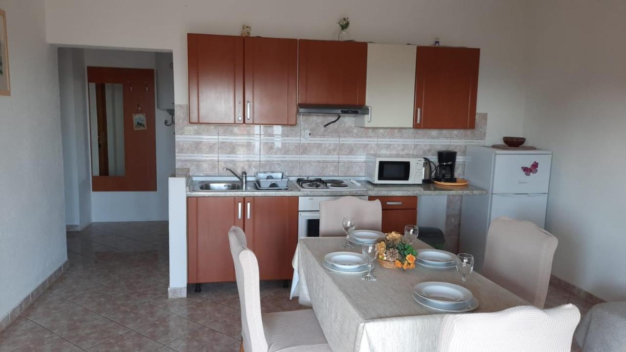 Apartmani Krpeta Pakoštane エクステリア 写真