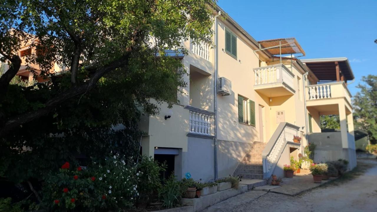 Apartmani Krpeta Pakoštane エクステリア 写真