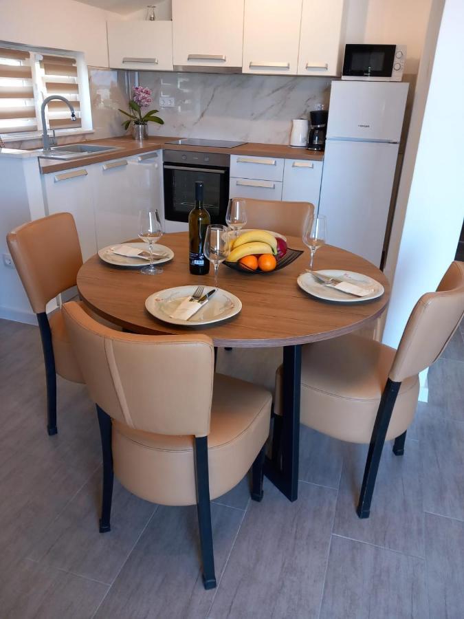 Apartmani Krpeta Pakoštane エクステリア 写真