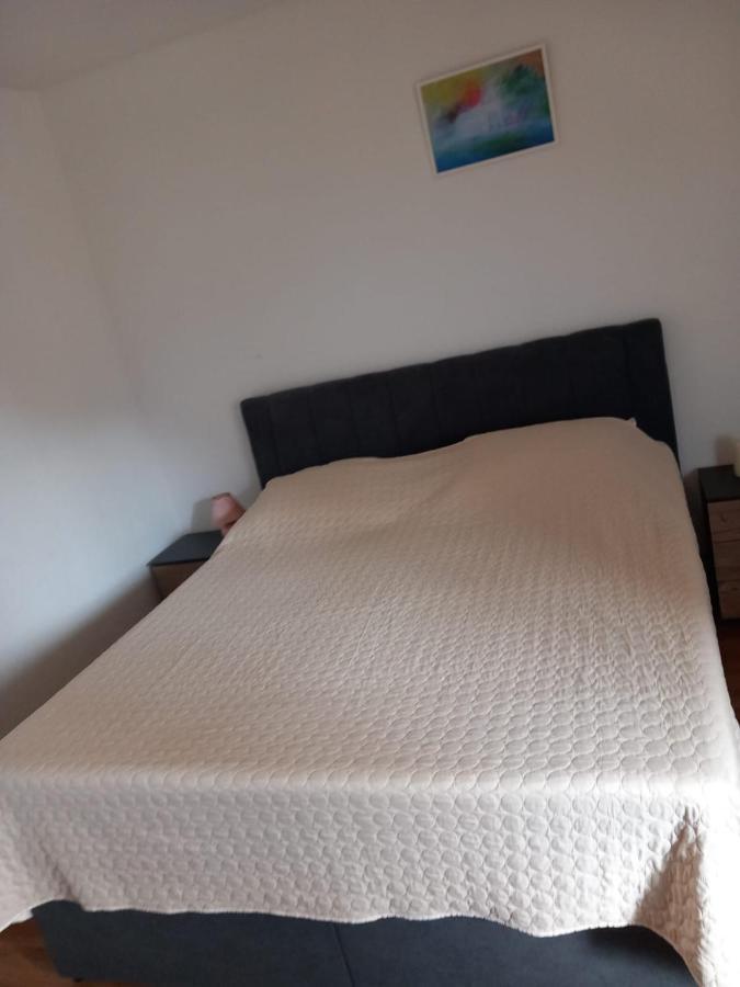 Apartmani Krpeta Pakoštane エクステリア 写真