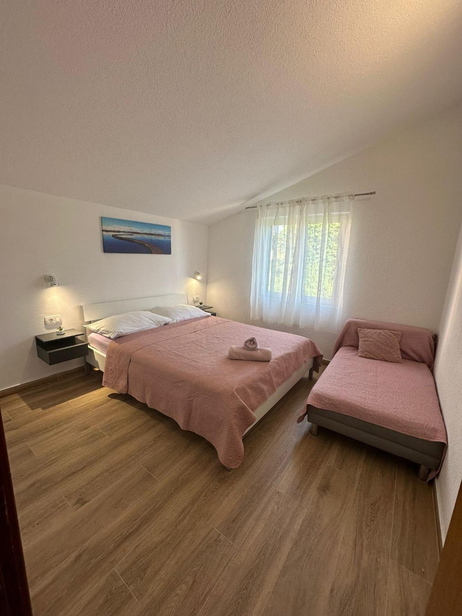 Apartmani Krpeta Pakoštane エクステリア 写真