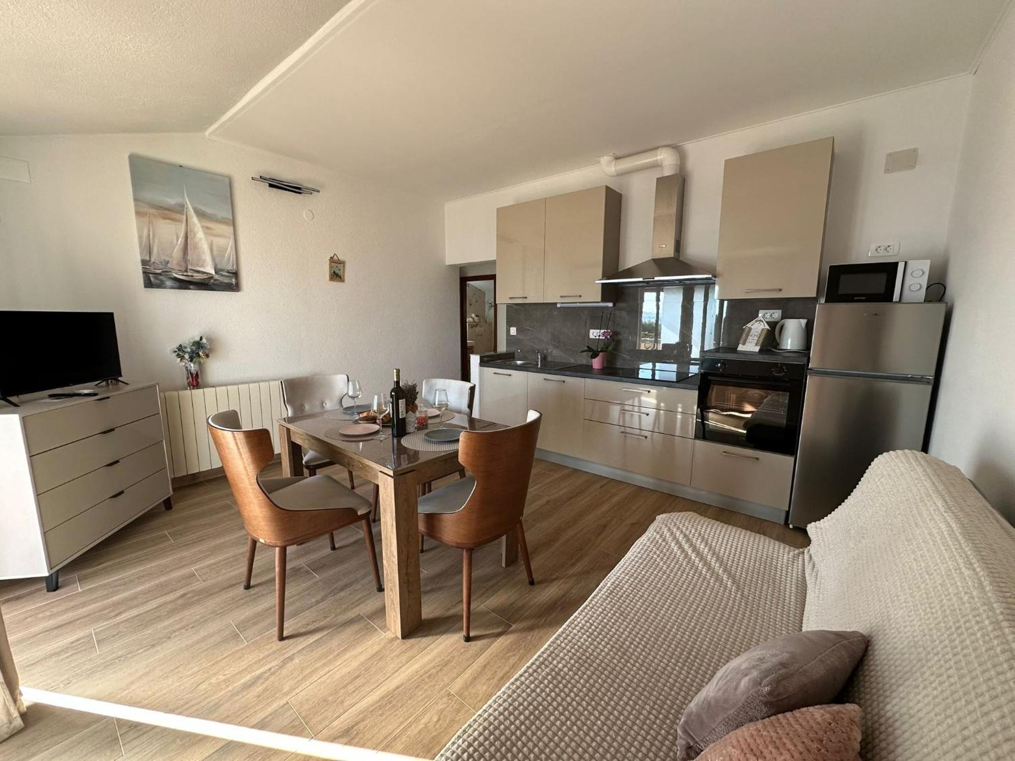 Apartmani Krpeta Pakoštane エクステリア 写真
